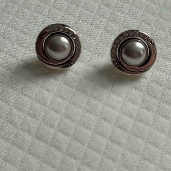 Brighton Silver and Pearl Necklace Set - Picture 3 of 6